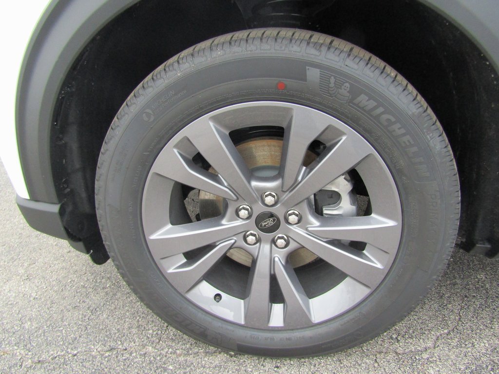 New 2025 Ford Explorer Active image 31