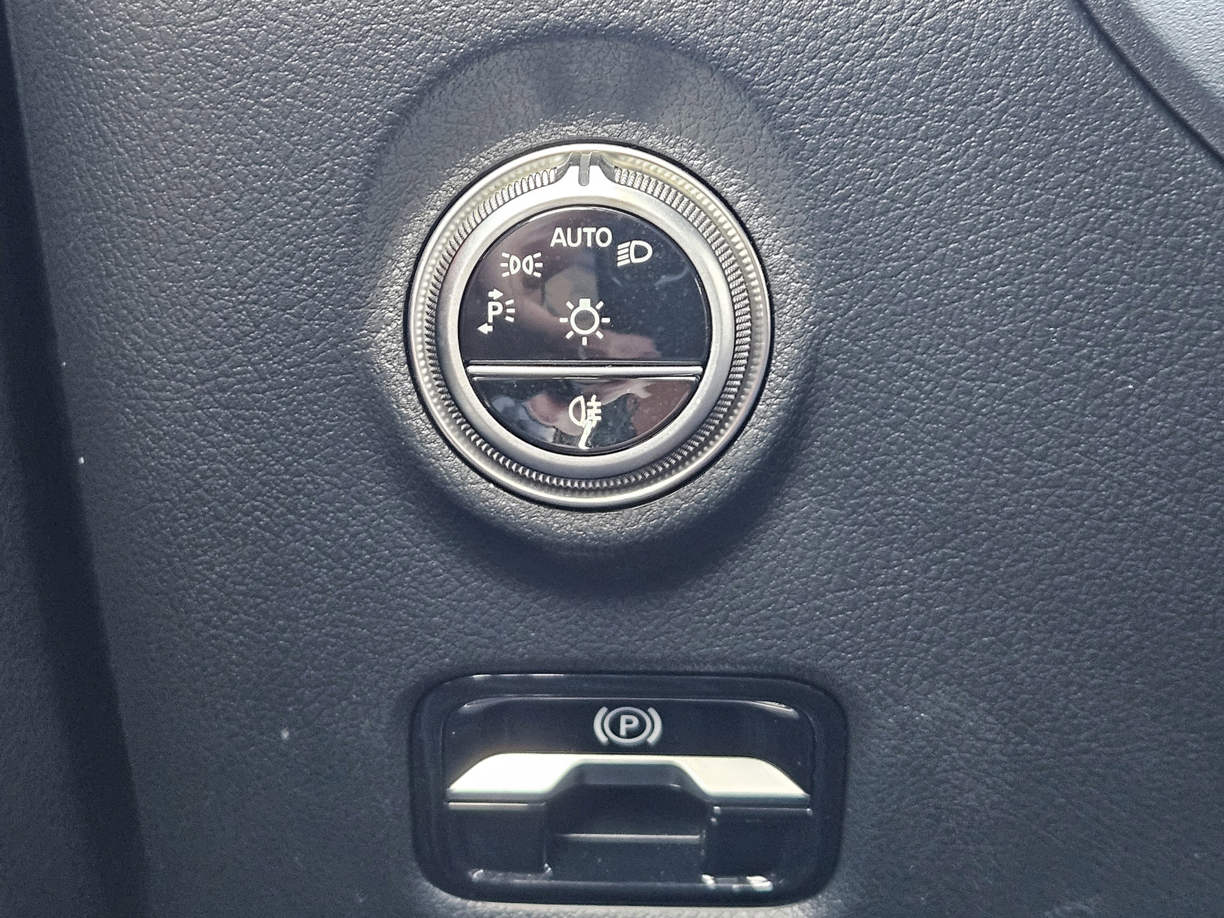 Certified 2025 Mercedes-Benz C 300 Sedan image 22