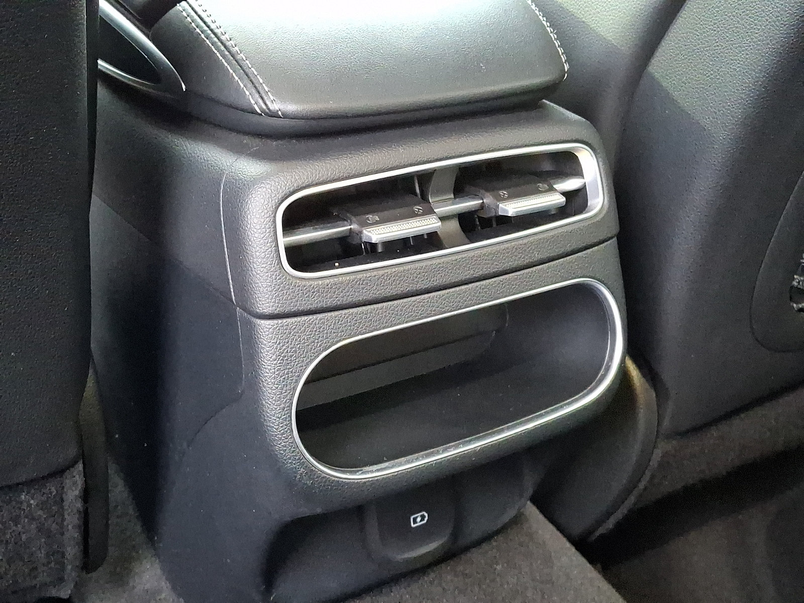 Certified 2024 Genesis GV70 2.5T AWD/4WD image 10