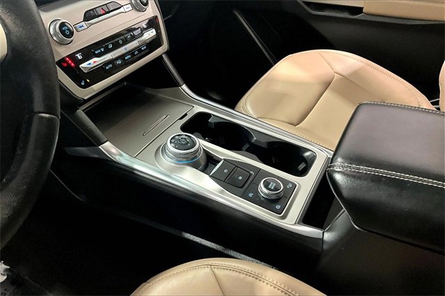 Used 2021 Ford Explorer XLT w/ Equipment Group 202A image 18