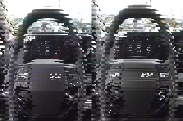 New 2025 Kia K4 LXS image 22