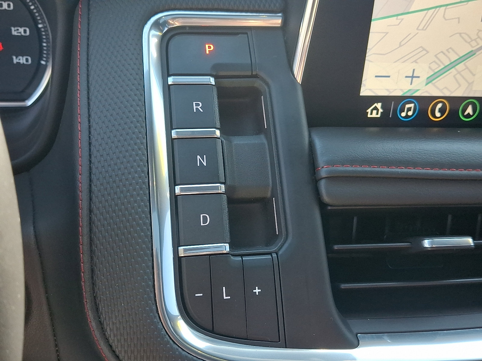 Used 2021 Chevrolet Suburban RST w/ Luxury Package AWD/4WD image 15