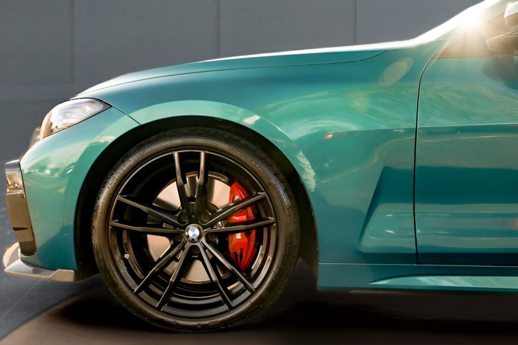 Used 2024 BMW M440i Coupe w/ Premium Package RWD image 32