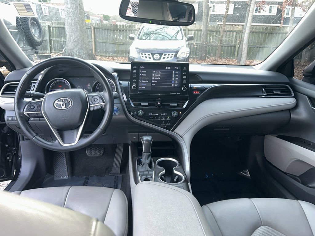 Used 2021 Toyota Camry XLE image 17