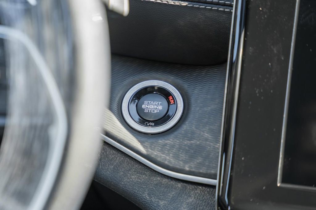 New 2025 Jeep Grand Cherokee Laredo X w/ Luxury Tech Group I image 22