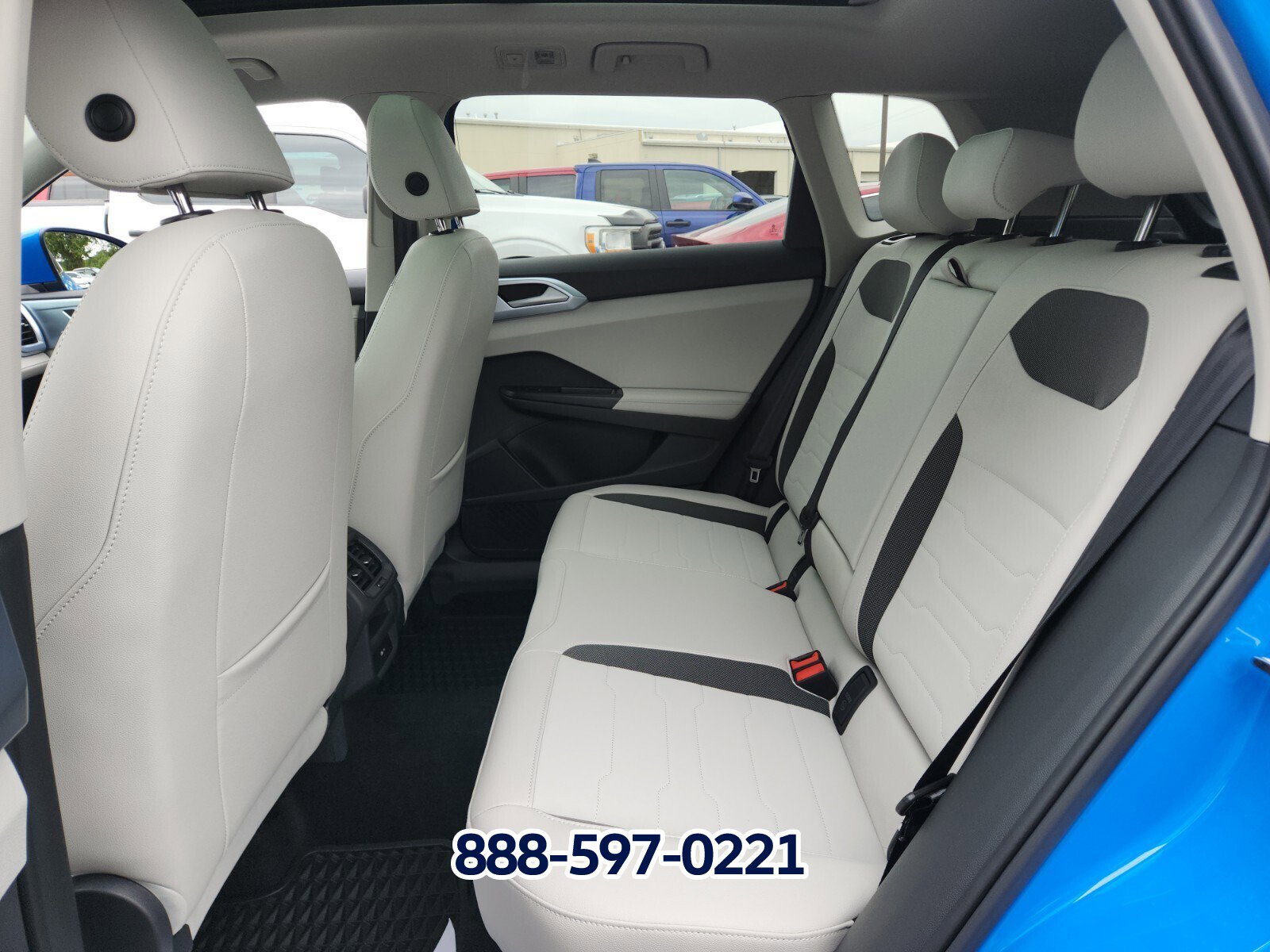 New 2025 Volkswagen Taos SE image 8