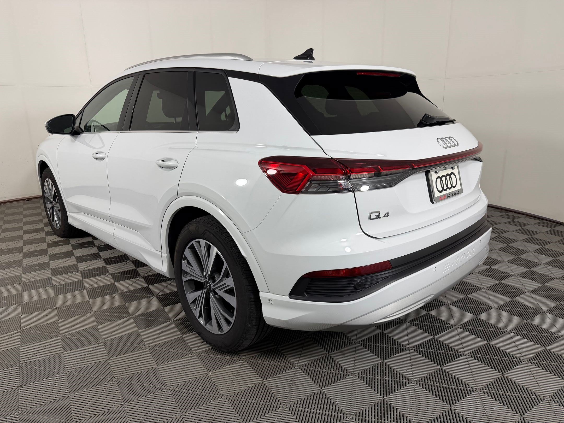 Certified 2023 Audi Q4 e-tron Premium w/ Premium Plus RWD image 3