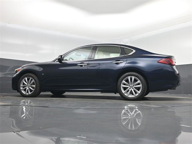 Used 2017 INFINITI Q70 3.7 image 56