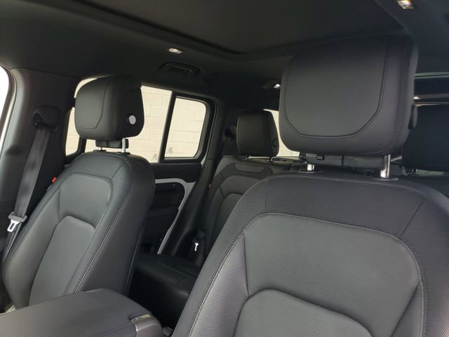 Certified 2023 Land Rover Defender 130 X-Dynamic SE AWD/4WD image 18