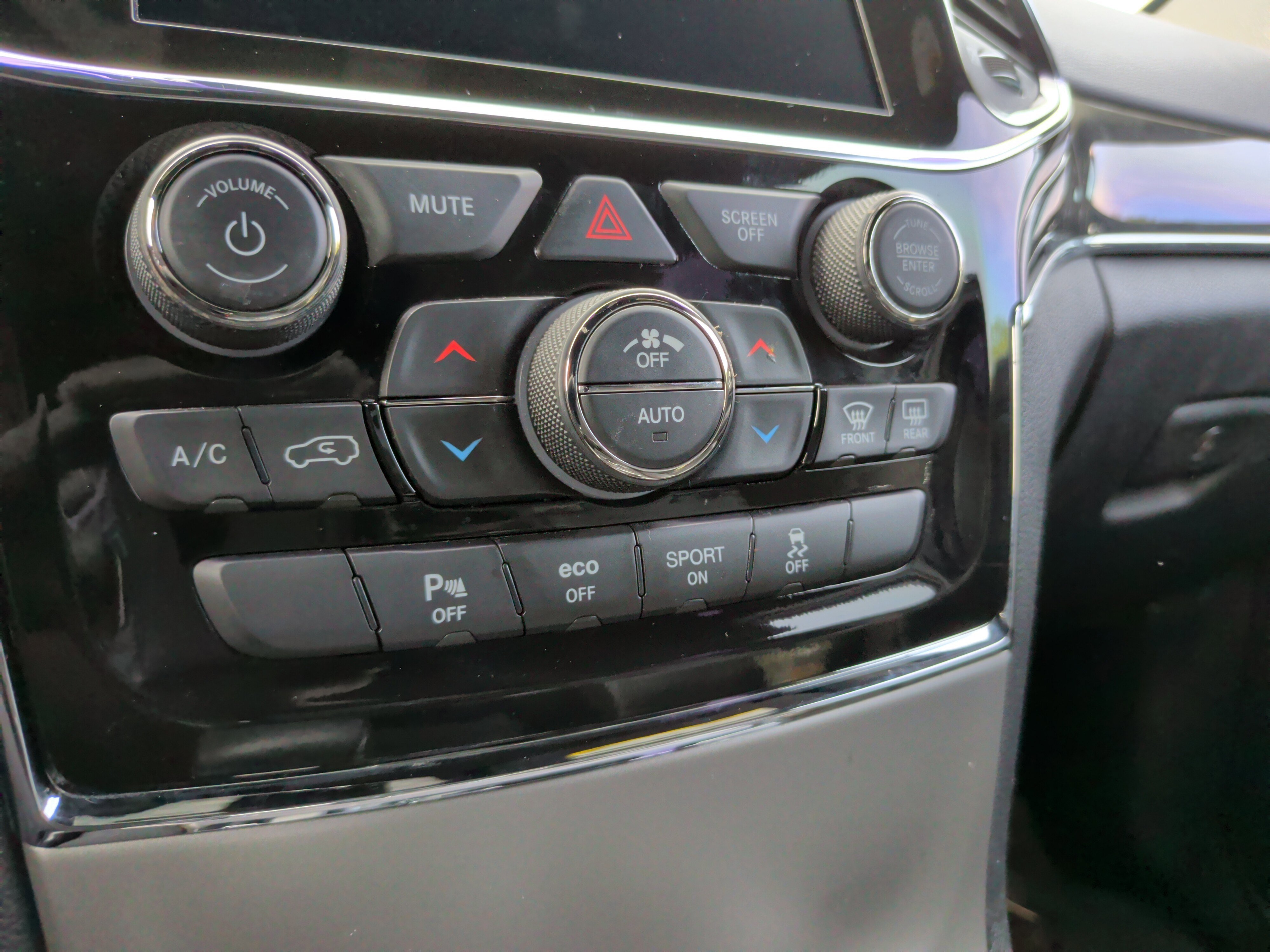 Used 2019 Jeep Grand Cherokee Trailhawk w/ Trailhawk Luxury Group image 21