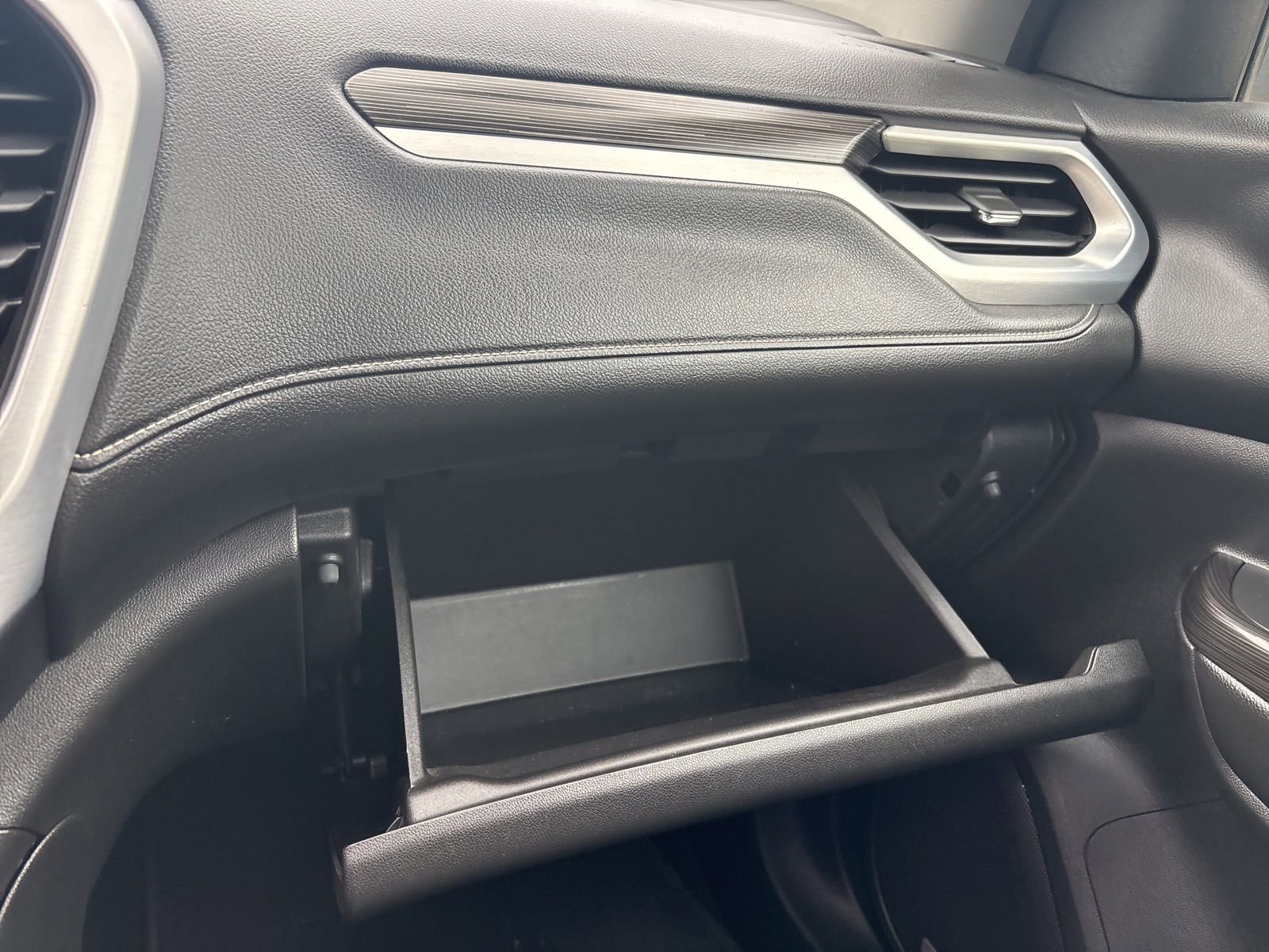 Used 2017 GMC Acadia SLT image 35