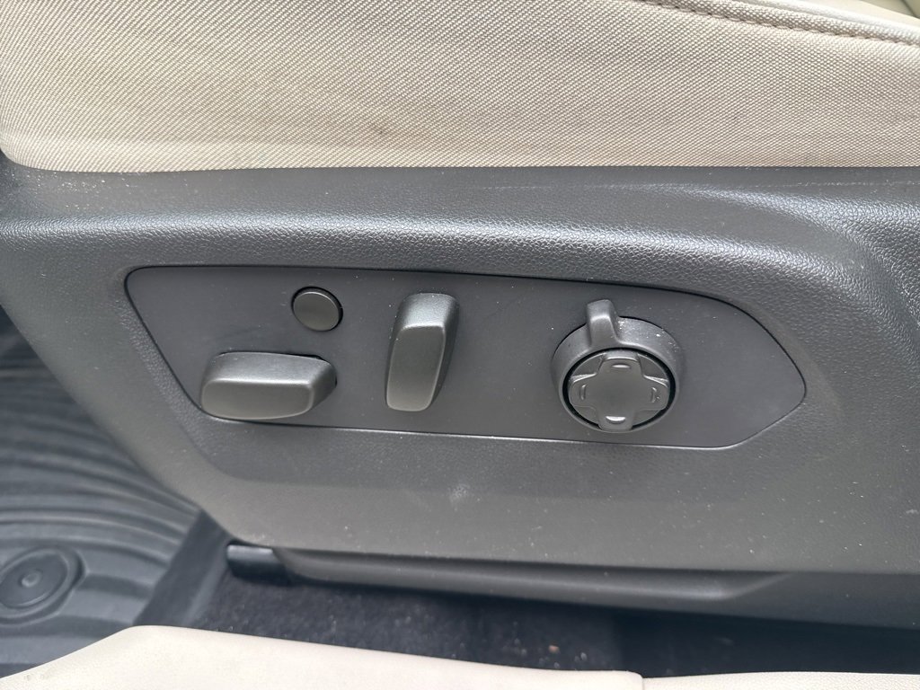 Used 2021 Buick Envision Avenir image 12