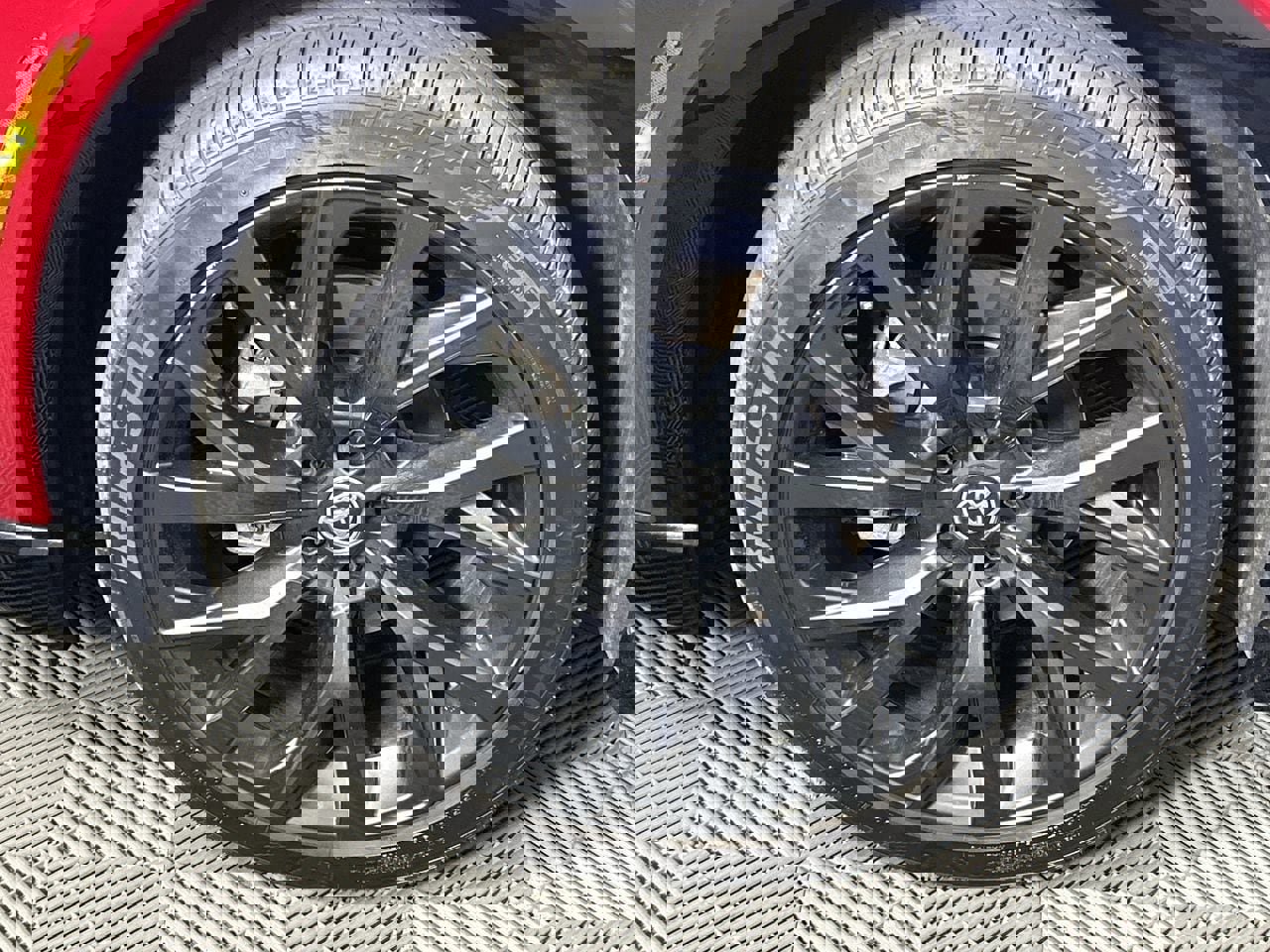 Used 2025 Toyota Crown Signia w/ Advanced Technology Package AWD/4WD image 9