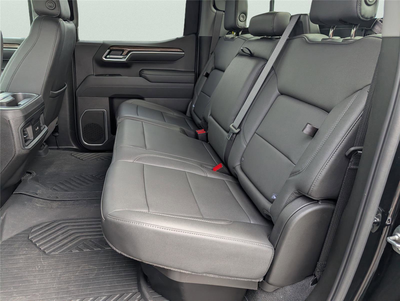 Used 2026 Chevrolet Silverado 1500 LT image 31