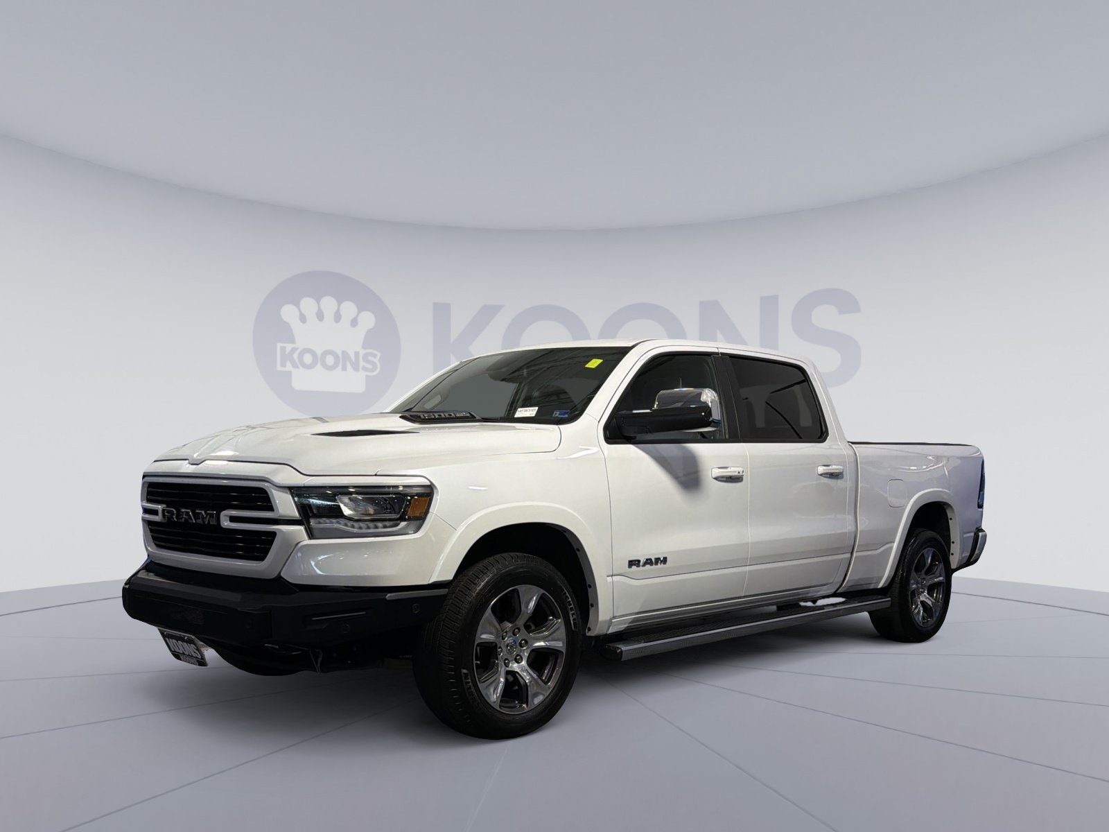 Used 2019 RAM 1500 Laramie AWD/4WD image 1