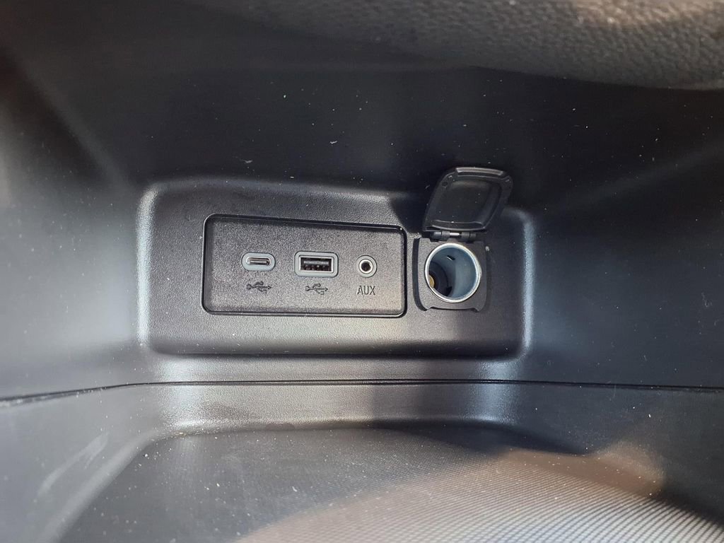 Used 2024 Chevrolet Equinox LT w/ LPO, Floor Liner Package FWD image 9