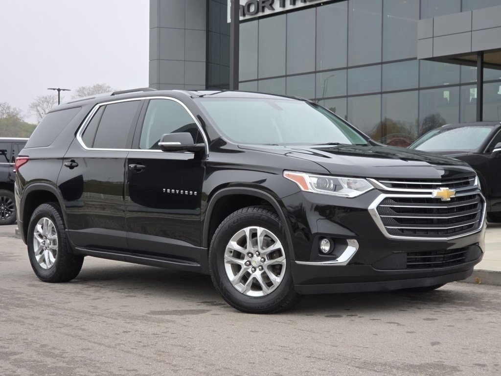 Used 2018 Chevrolet Traverse LT image 2