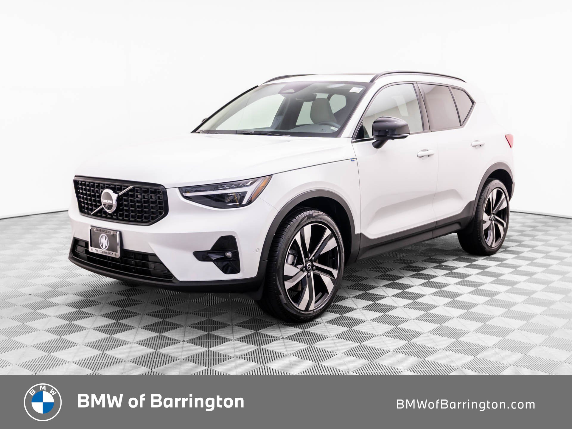 Used 2023 Volvo XC40 B5 Ultimate w/ Protection Package Premier AWD/4WD 360° Tour