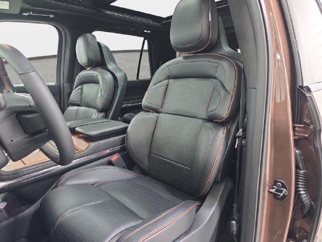 New 2027 Lincoln Navigator Black Label AWD/4WD image 12