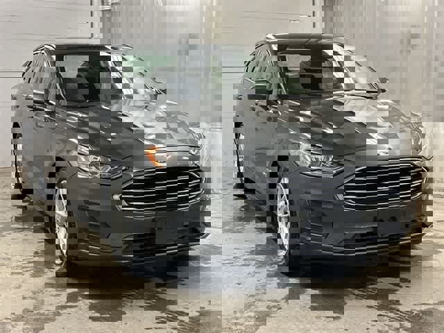 Used 2019 Ford Fusion SE image 30