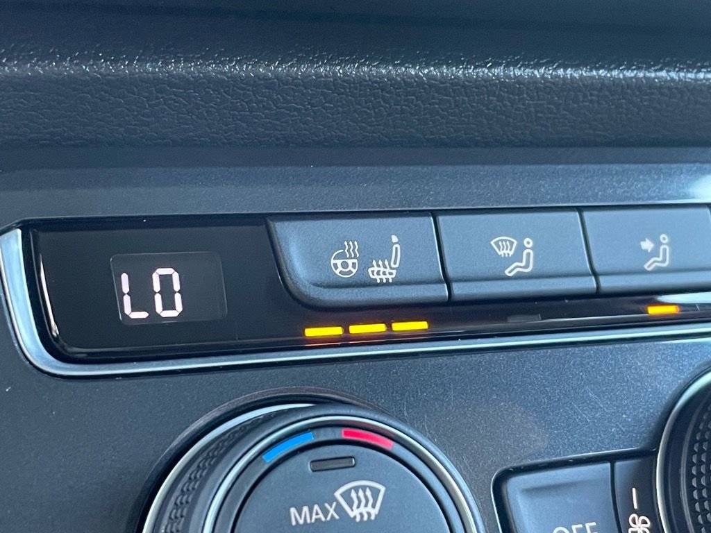 Used 2021 Volkswagen Tiguan SEL image 21