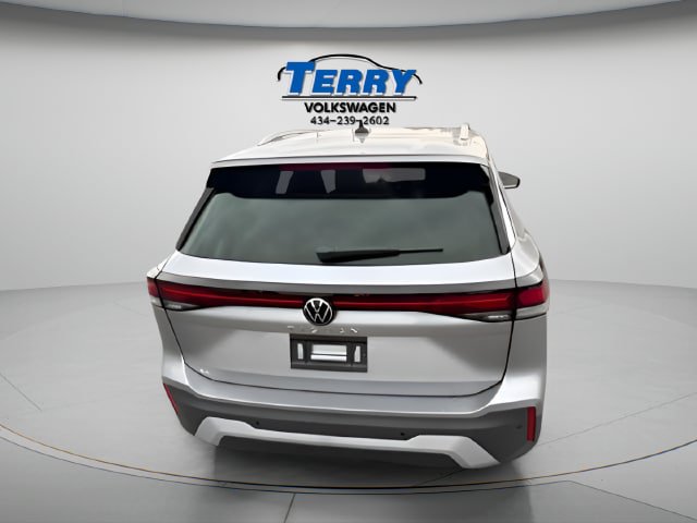 New 2026 Volkswagen Tiguan SE FWD image 3
