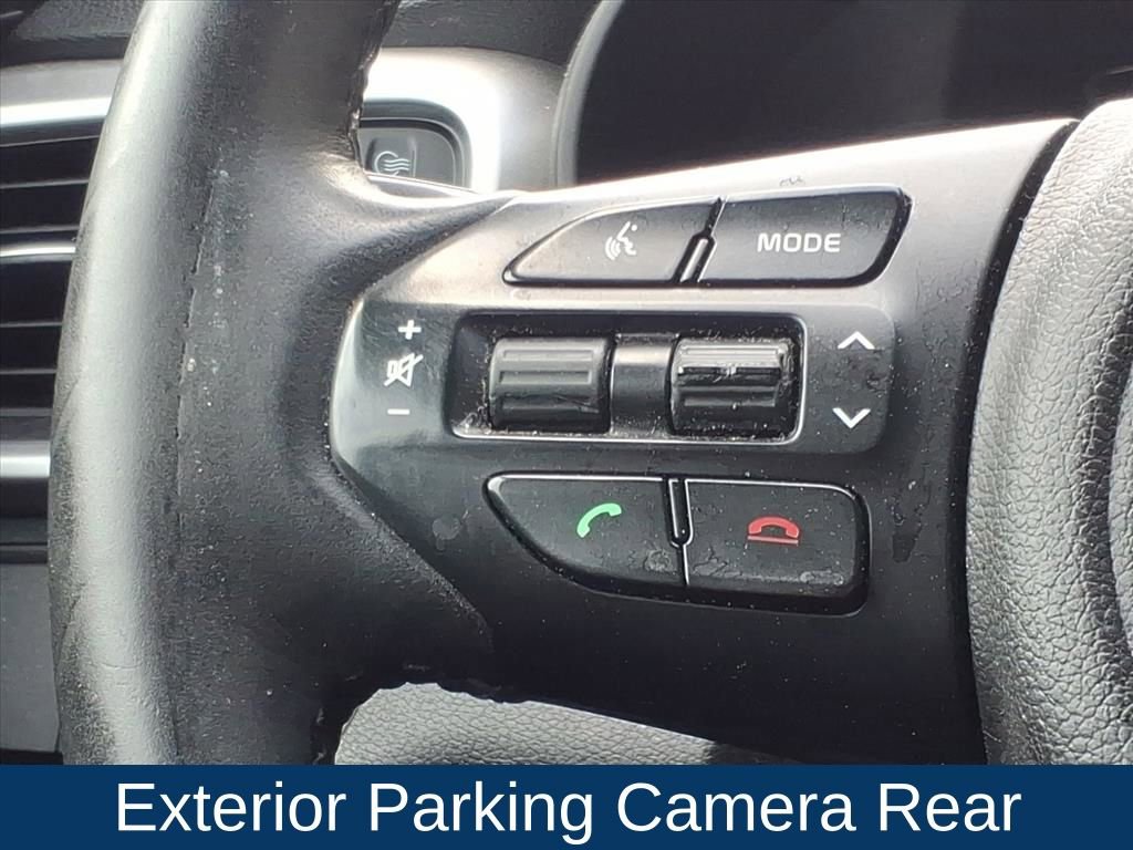 Used 2017 Kia Sorento LX w/ LX Convenience Package image 11