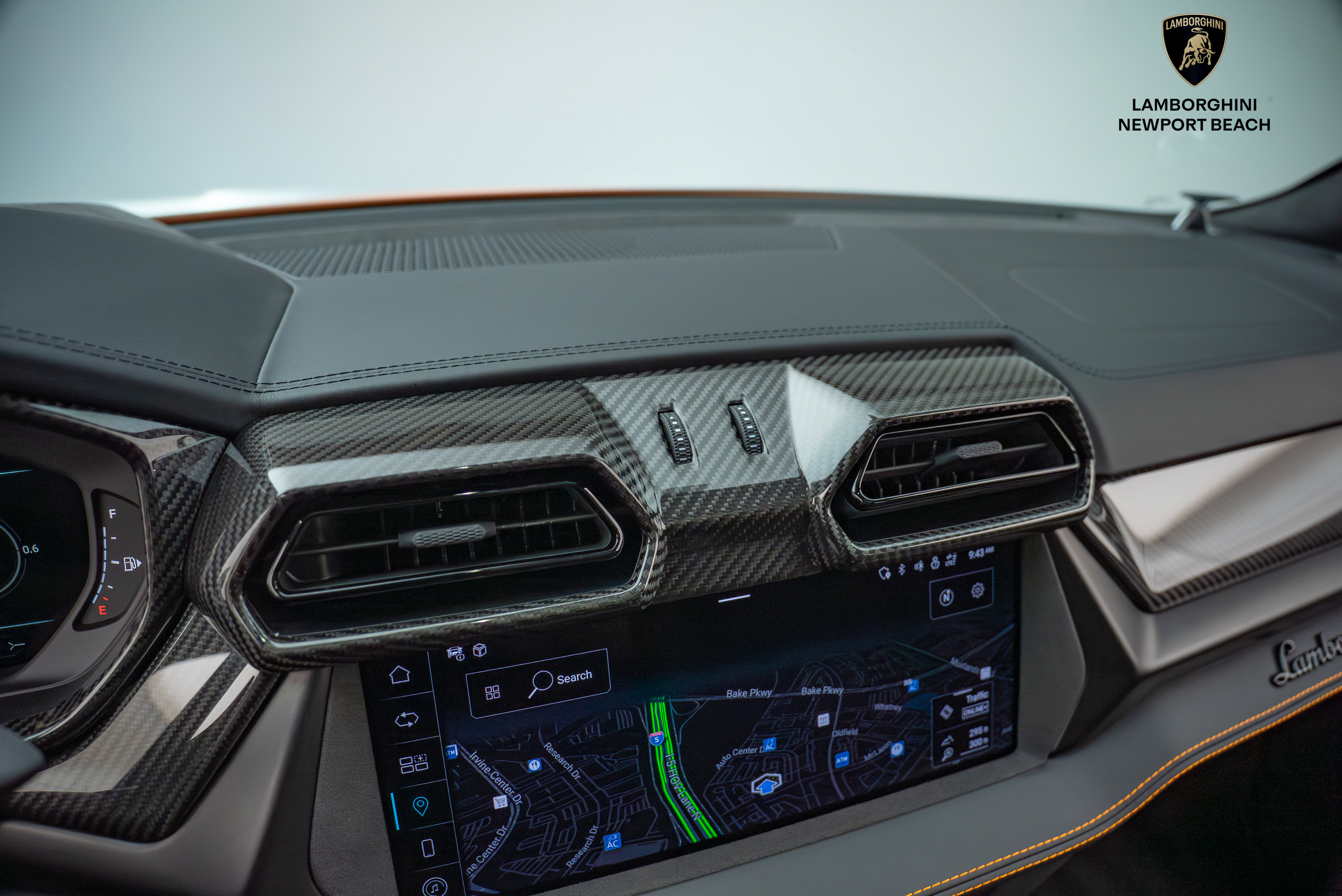 Used 2025 Lamborghini Urus SE AWD/4WD image 29