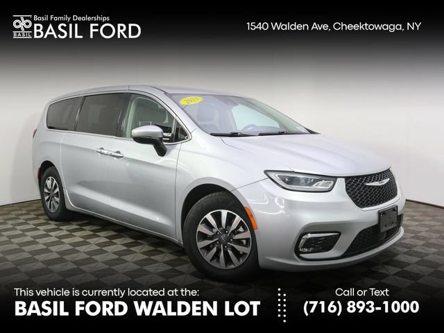Used 2023 Chrysler Pacifica Touring-L
