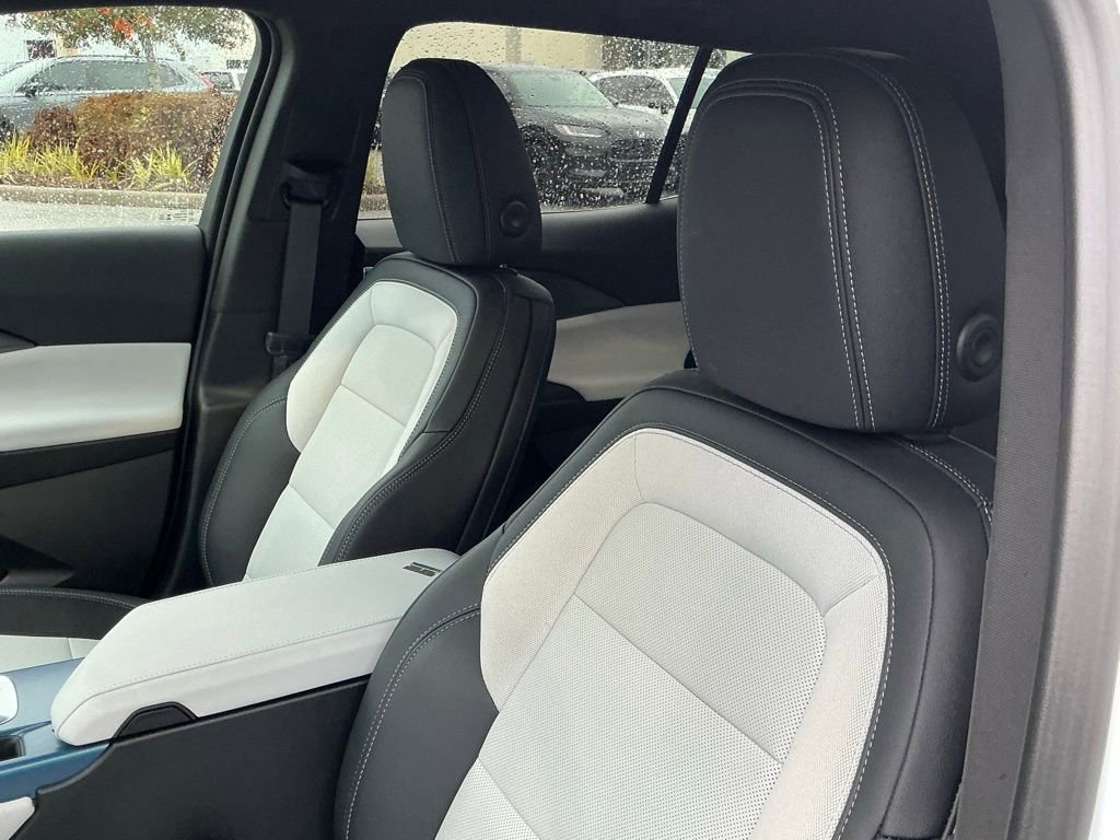 Used 2025 Chevrolet Equinox EV LT image 22