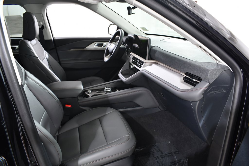 New 2025 Ford Explorer Active w/ Active Comfort Package image 10