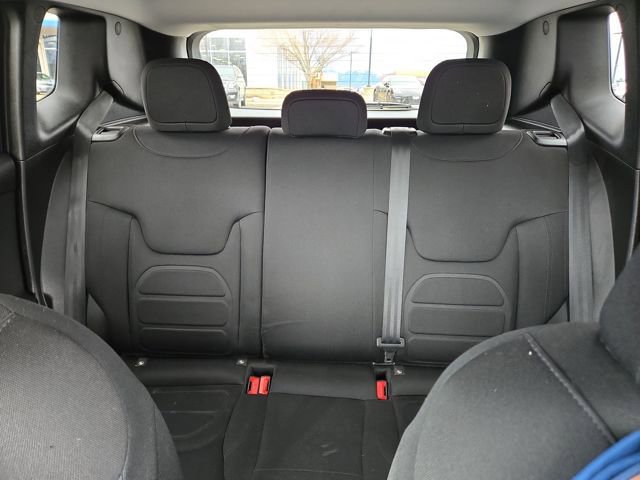 Used 2018 Jeep Renegade Latitude w/ Cold Weather Group image 28