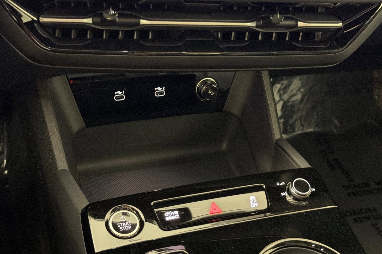 Certified 2025 Audi A6 e-tron Premium w/ Convenience Package image 19