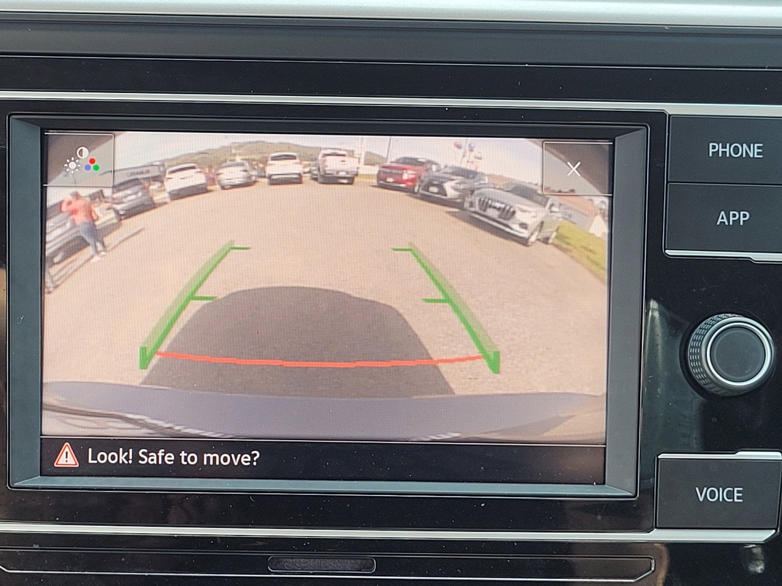 Used 2020 Volkswagen Atlas S w/ Towing Package image 14