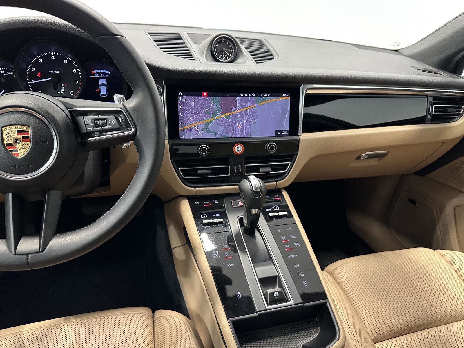 Certified 2026 Porsche Macan AWD/4WD image 28