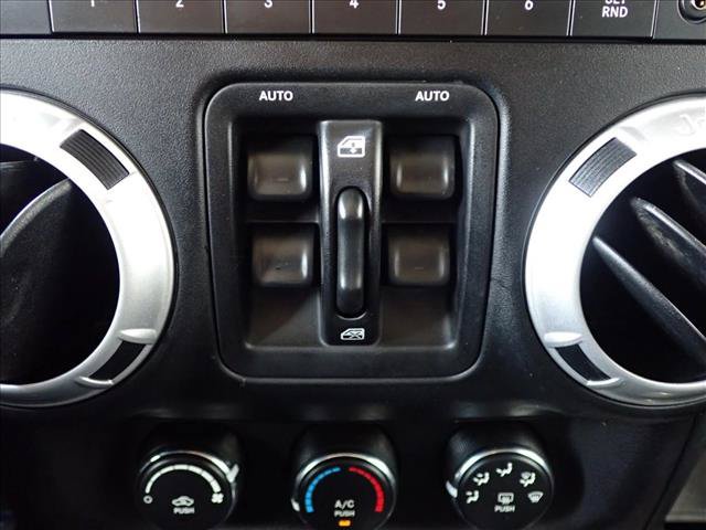 Used 2013 Jeep Wrangler Unlimited Sahara w/ Connectivity Group AWD/4WD image 17