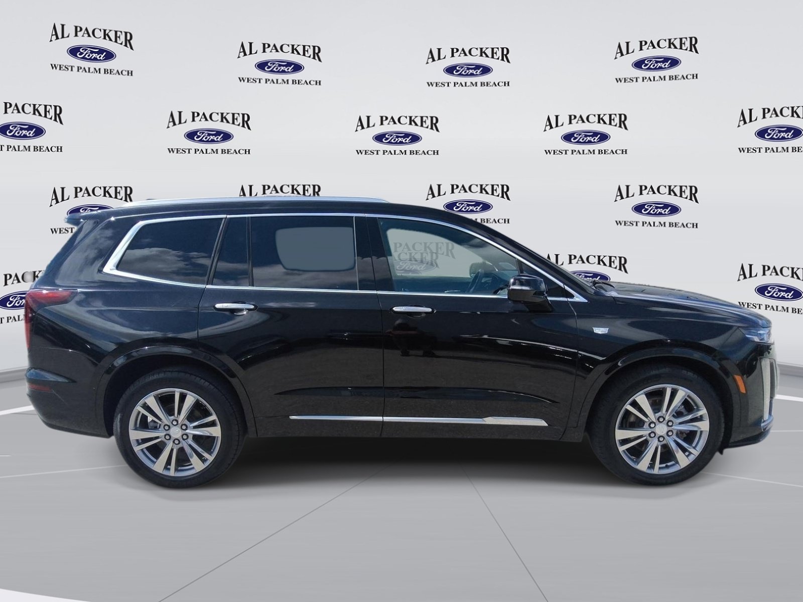 Used 2023 Cadillac XT6 Premium Luxury w/ Technology Package FWD image 6