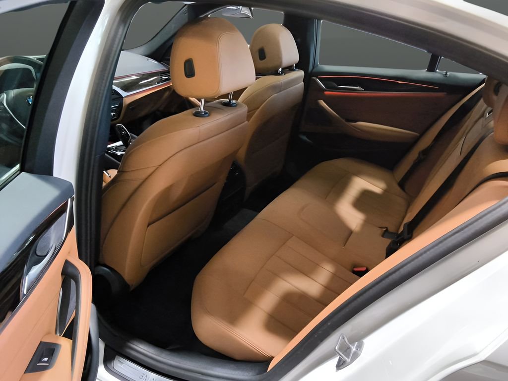 Used 2023 BMW 530i xDrive w/ Premium Package image 15