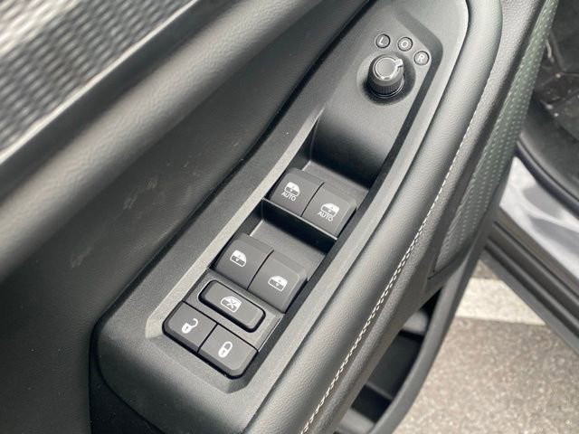 New 2025 Jeep Grand Cherokee L Laredo image 13