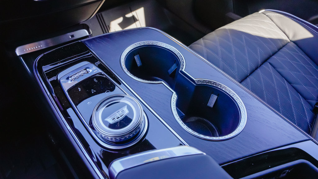 New 2027 Cadillac Lyriq Signature Sport RWD image 13