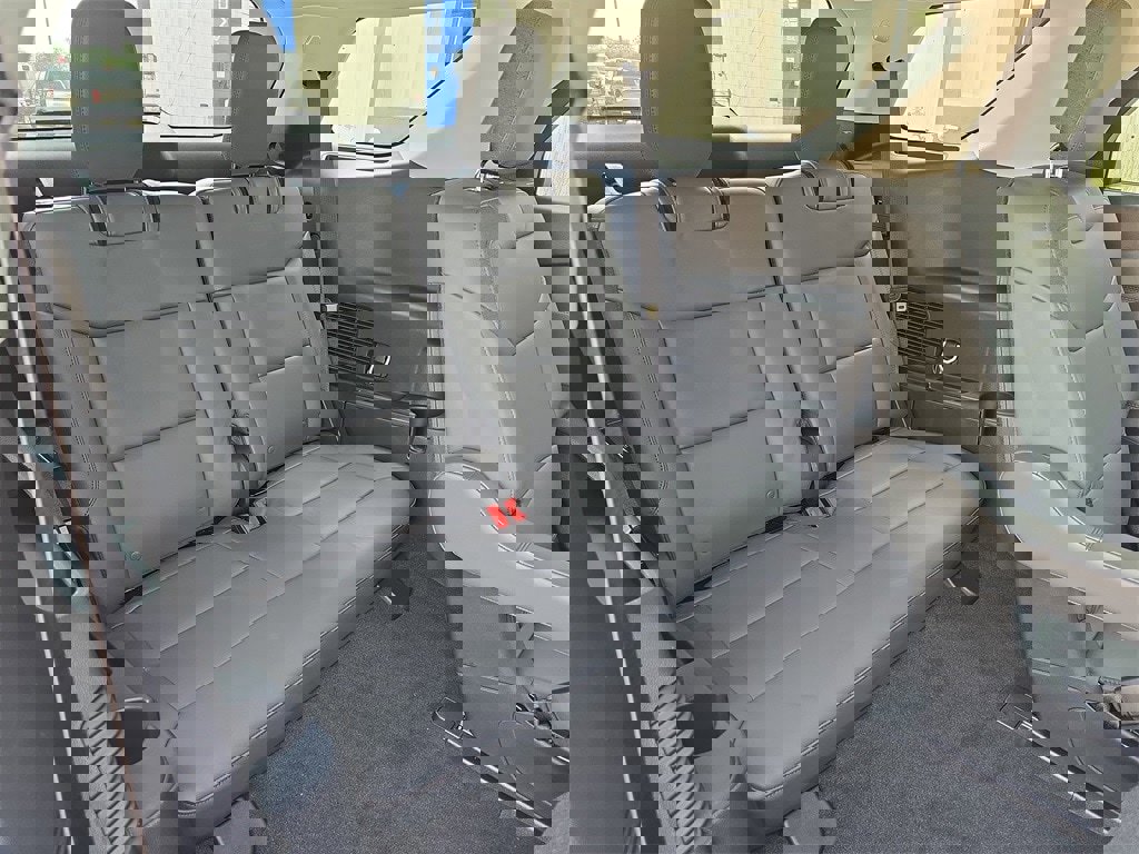 New 2025 Ford Explorer Active w/ Active Comfort Package image 12