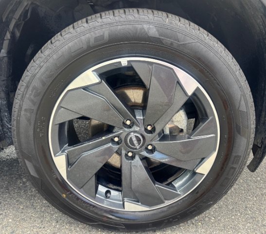 Used 2025 Nissan Rogue SV AWD/4WD image 16