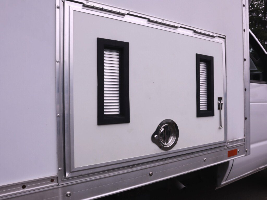 Used 2012 Ford E-450 and Econoline 450 Super Duty w/ PWR Locks & Windows Group RWD image 41