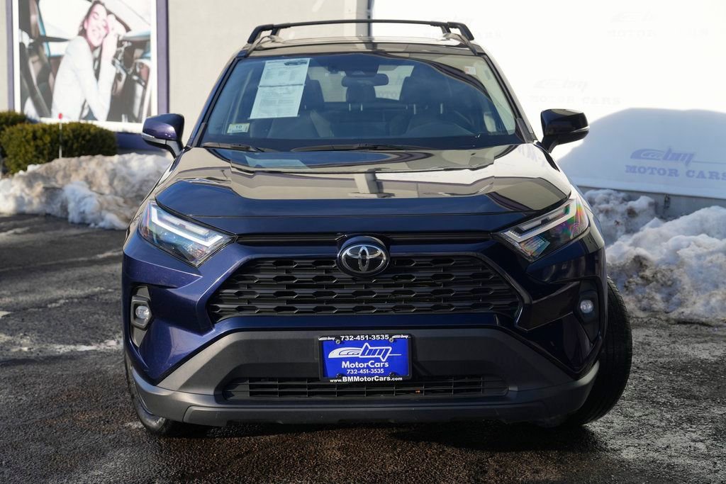 Used 2022 Toyota RAV4 XLE Premium image 5