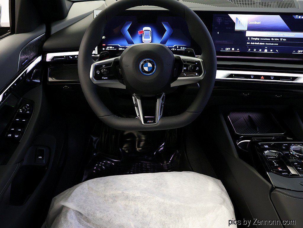 Used 2027 BMW 550e xDrive w/ Executive Package AWD/4WD image 16
