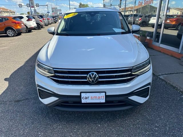 Used 2023 Volkswagen Tiguan SE AWD/4WD image 2