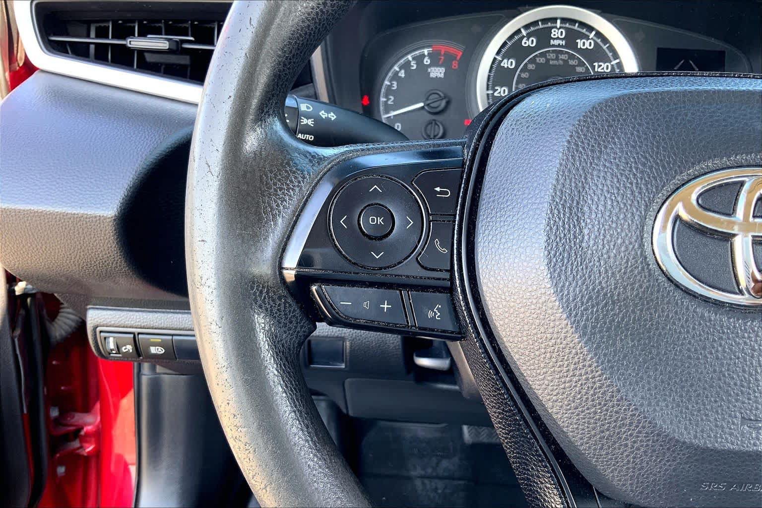 Used 2020 Toyota Corolla LE FWD image 23