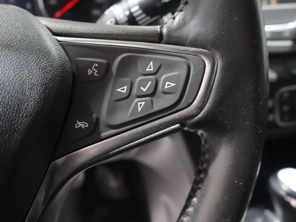 Used 2019 Chevrolet Equinox LT w/ Driver Convenience Package image 38