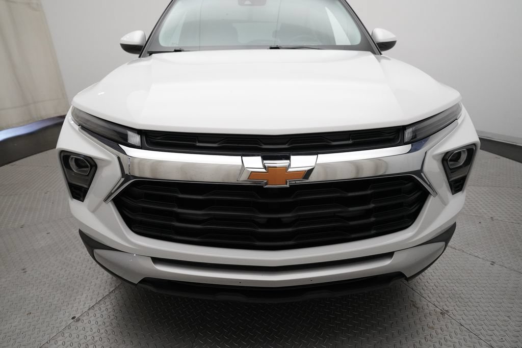 Used 2025 Chevrolet TrailBlazer LT w/ LT Cold Weather Package AWD/4WD image 21