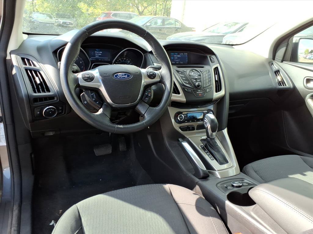 Used 2012 Ford Focus SEL w/ SEL/Titanium Winter Pkg FWD image 11